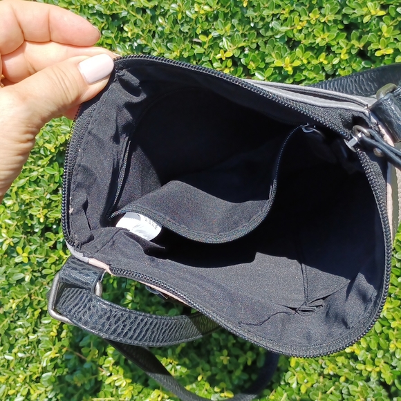 Over the shoulder purse. - Picture 4 of 4